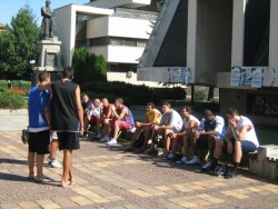 Пожарът в "Балкан" овладян, утре контрола с "Ямбол"